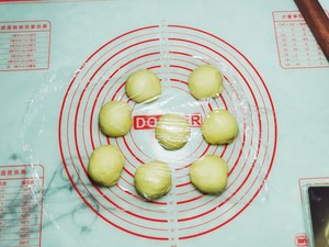 椰香扑鼻~椰蓉面包的做法 步骤6