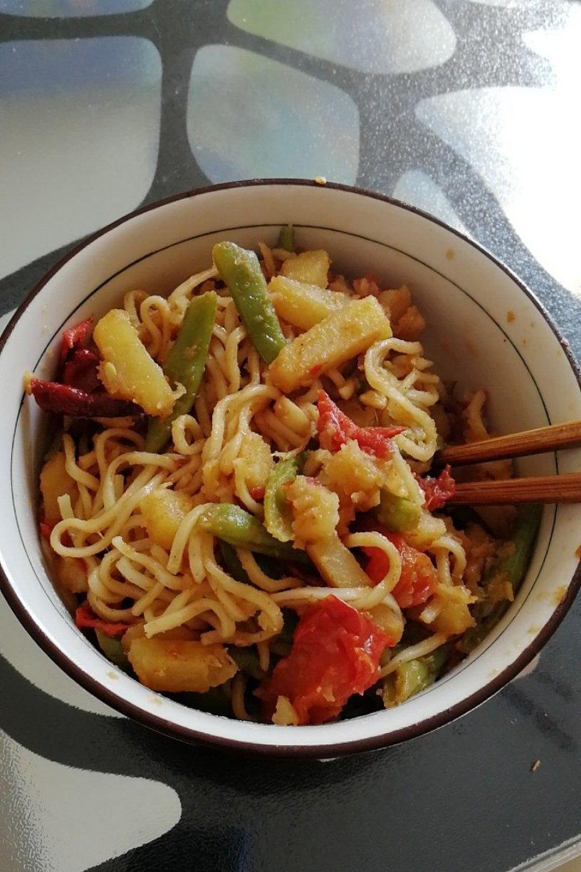 手机用户3497_40j2做的土豆豆角焖面