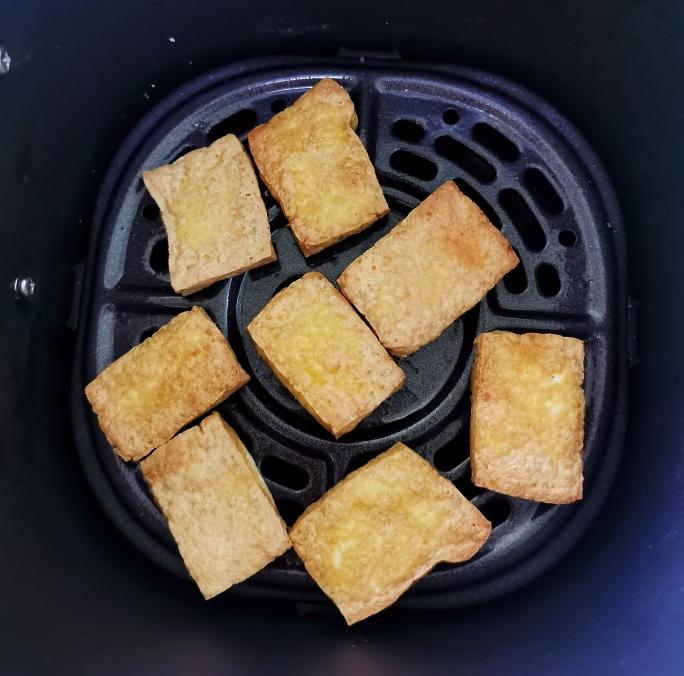 空气炸锅食谱-香烤豆腐的做法 步骤2