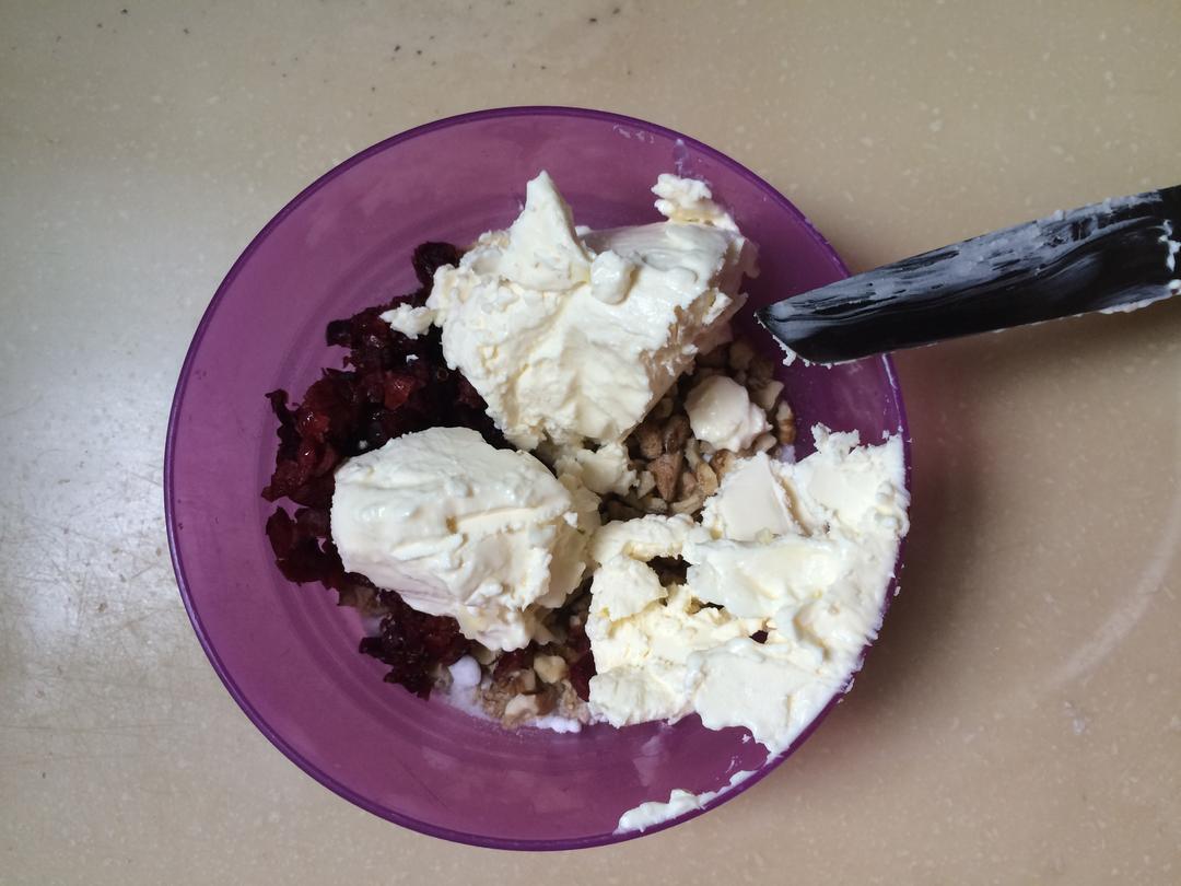 【核桃奶酪餐包（手揉版）的做法步骤图】蔡菜籽CL-制作