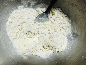?香柠波兰贝果
?碱水肉松贝果的做法 步骤4