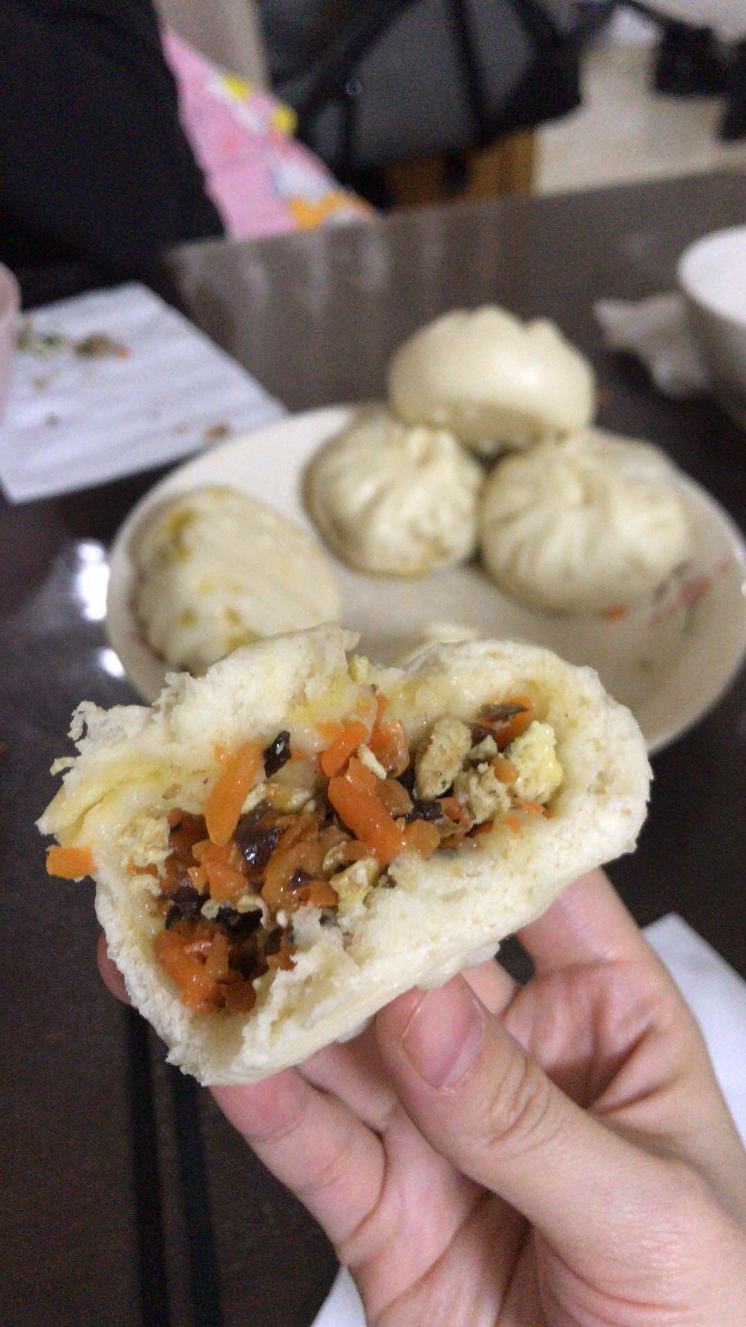 手机用户3182inwj做的胡萝卜木耳鸡蛋素包子