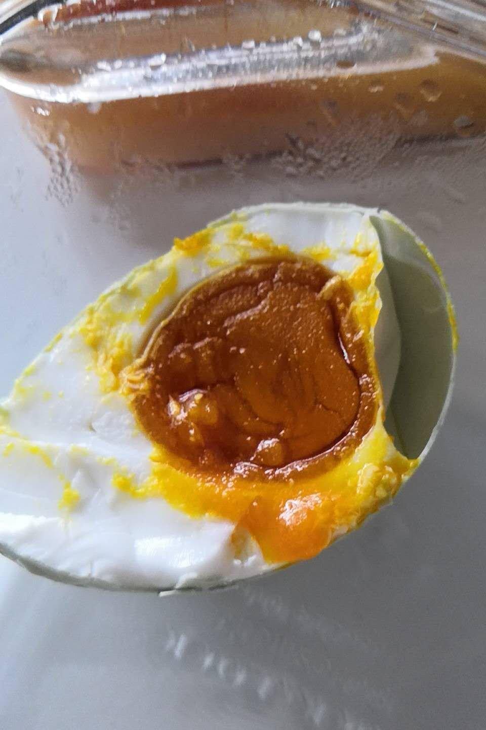 大米大米大做的自制流油的咸鸭蛋