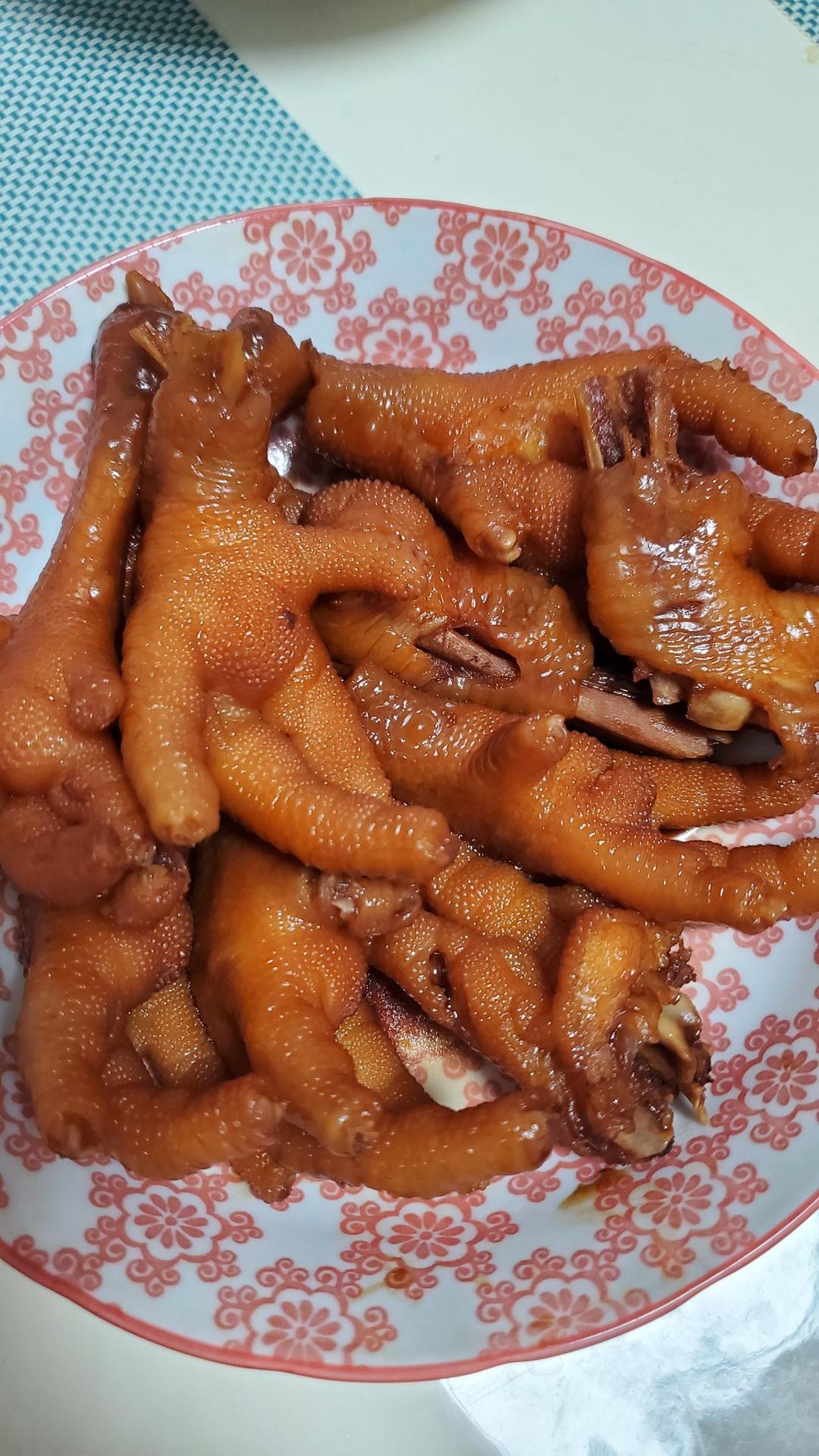 张小厨私房点心做的香辣卤鸡爪