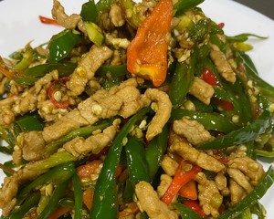 川菜小炒之魂—青椒肉丝的做法 步骤8