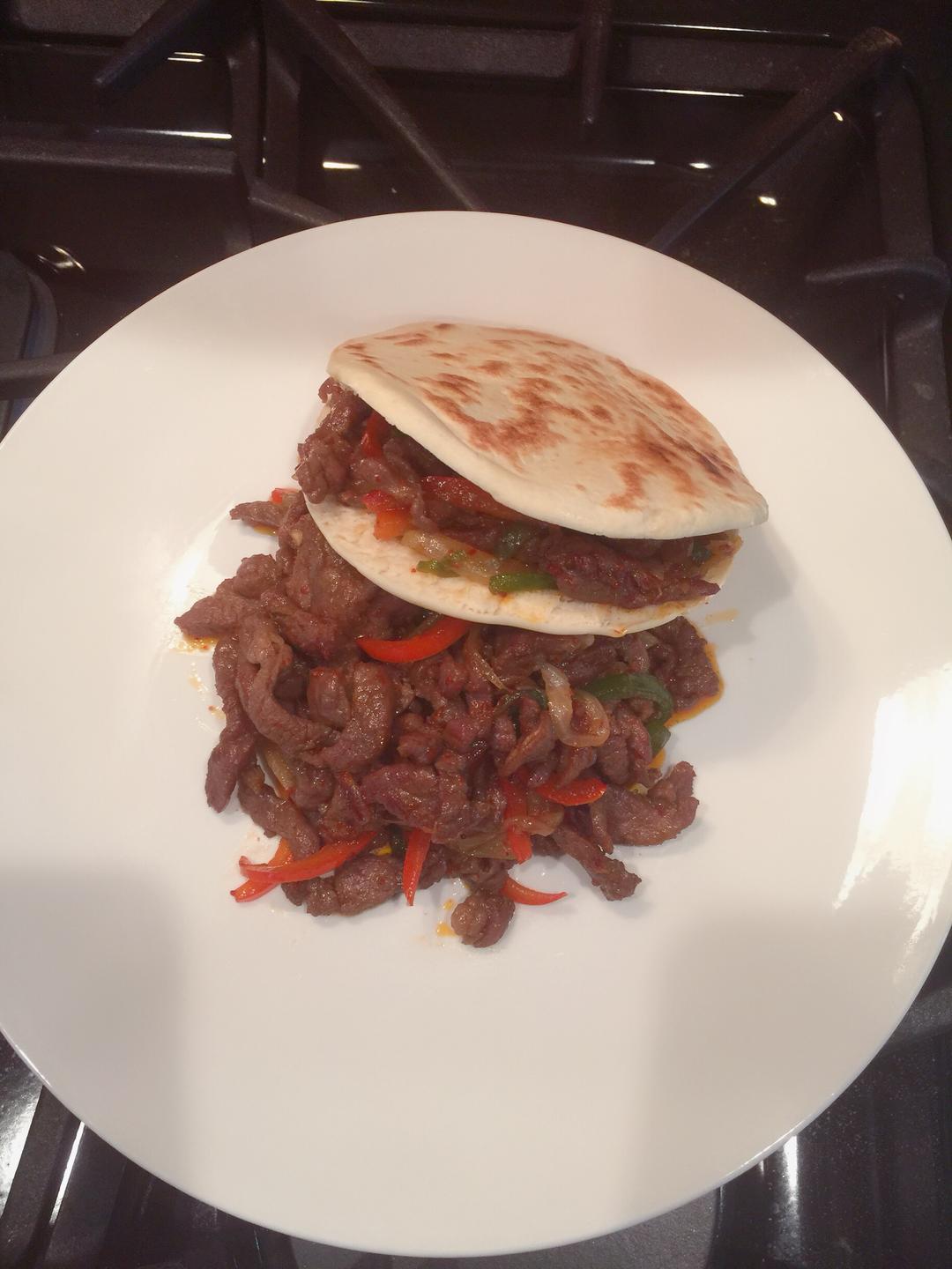 孜然羊肉夹馍