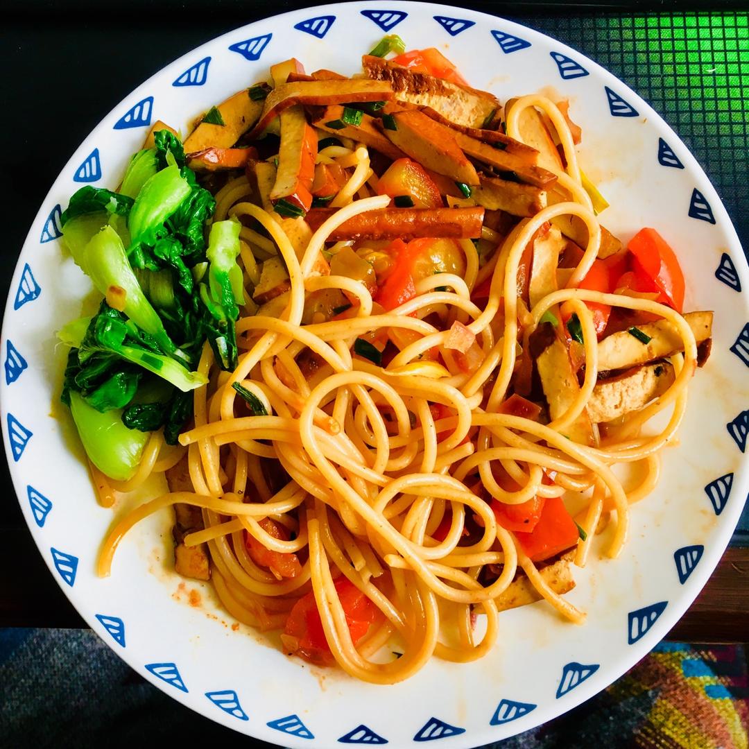 佳子美如画_wyj做的番茄洋葱意面