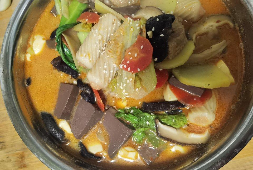 贪吃的喵做的家庭版麻辣烫
