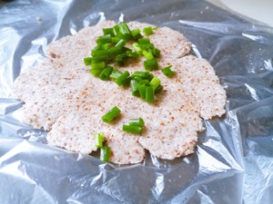 生酮葱油饼解锁啦的做法 步骤3