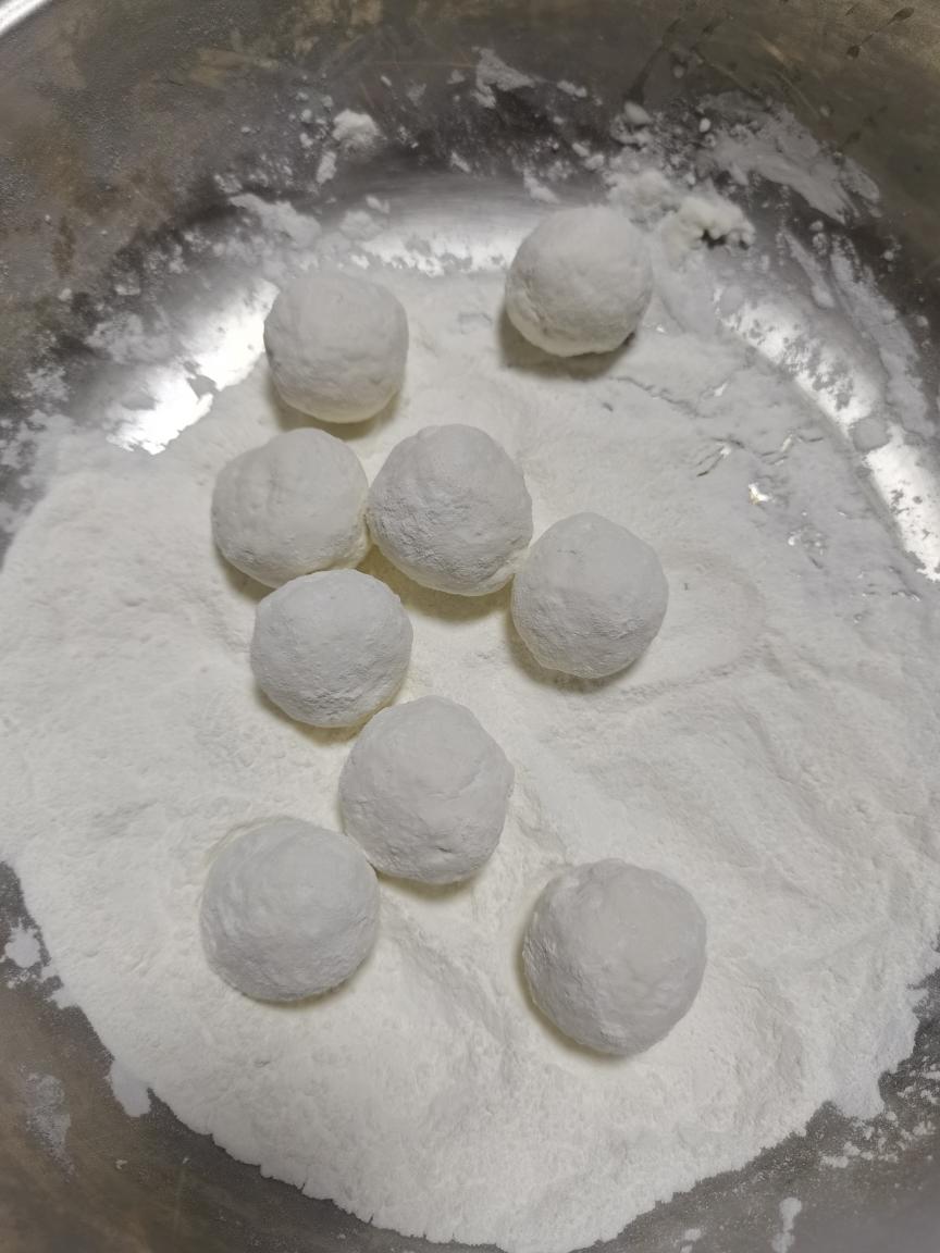 0人做过这道菜馋嘴小汤圆用料糯米粉克花生克黄油克白糖克红糖自制