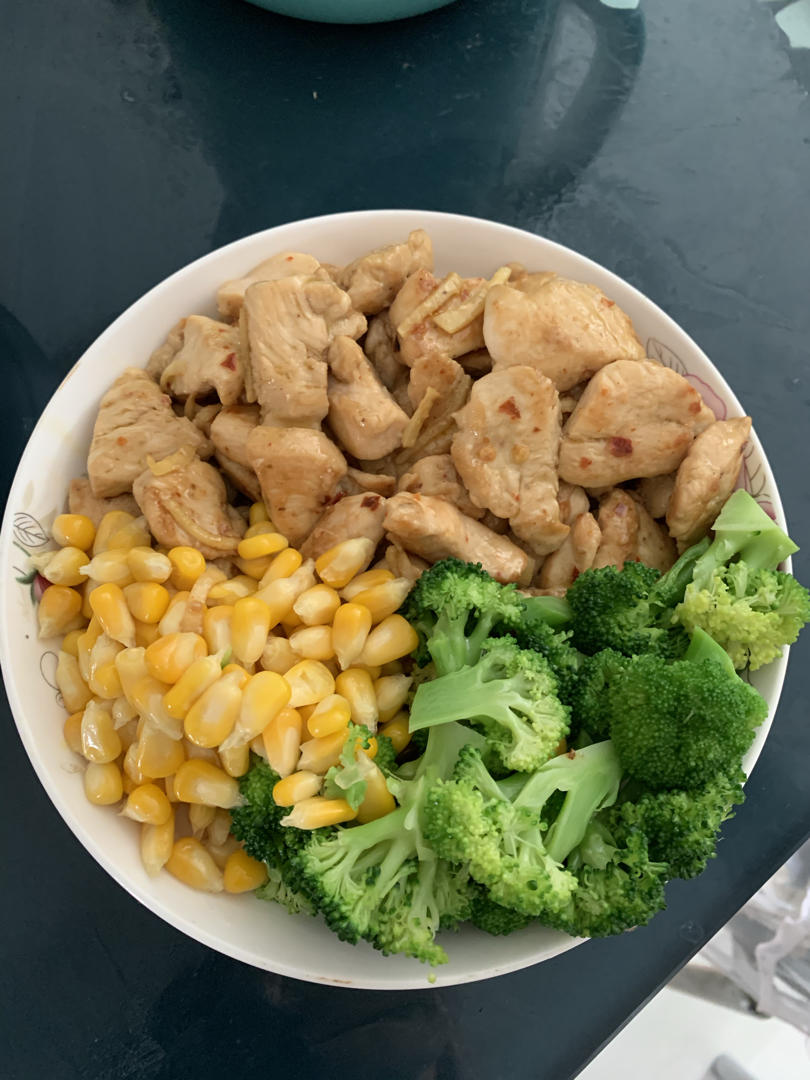 蓝色向月葵做的迄今为止最好吃的减肥餐香煎鸡胸肉