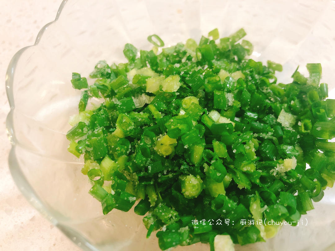 葱油蛋饼的做法 步骤1