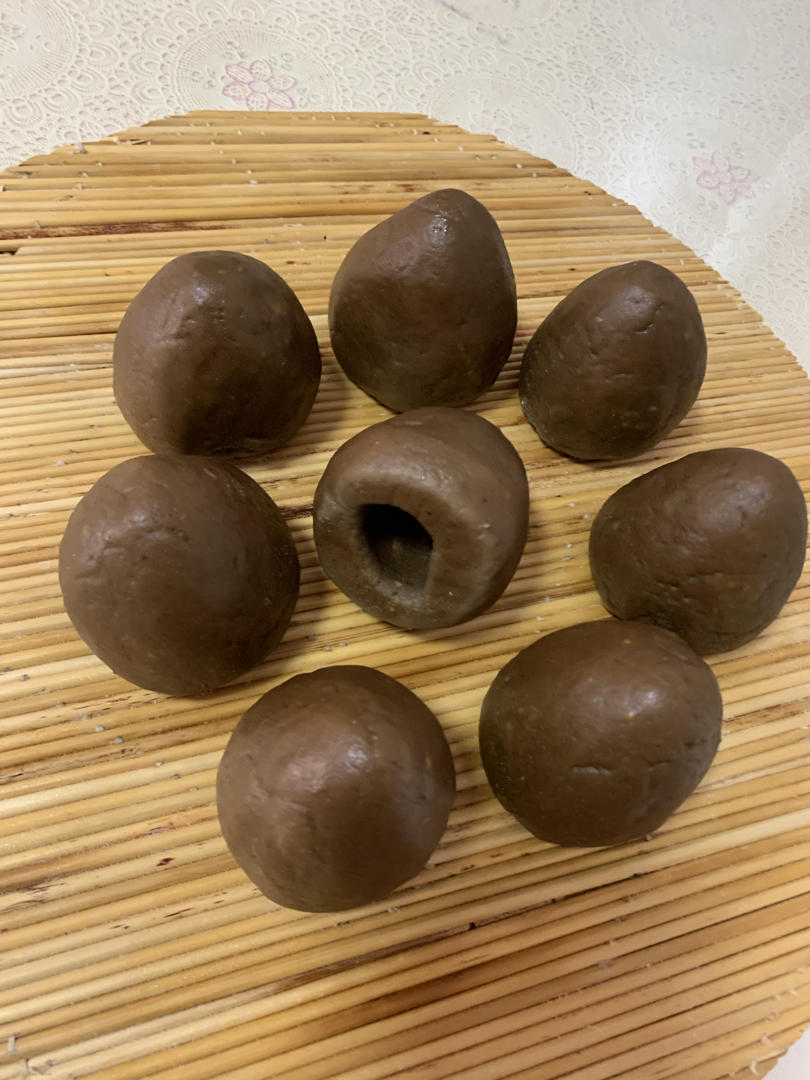 醇香浓郁的巧克力做的地瓜面窝窝头