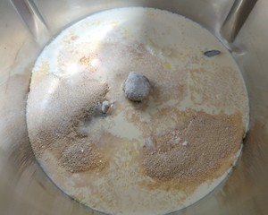 成功率高的北海道吐司的做法 步骤1