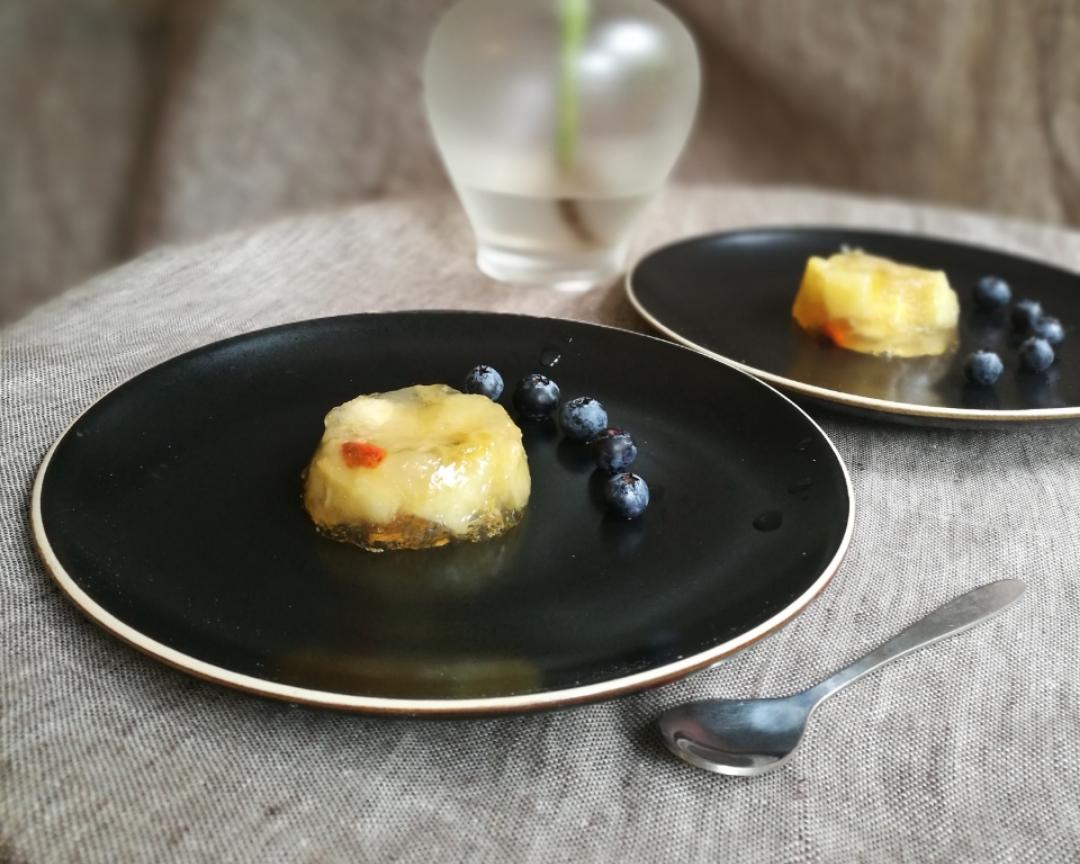 银耳桃子酱布丁