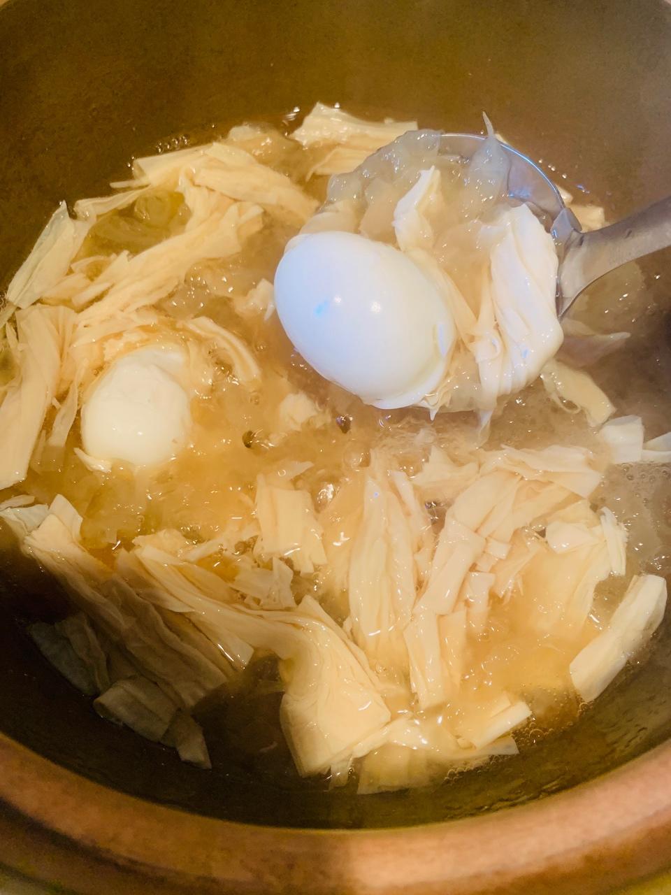 银耳腐竹鸡蛋糖水