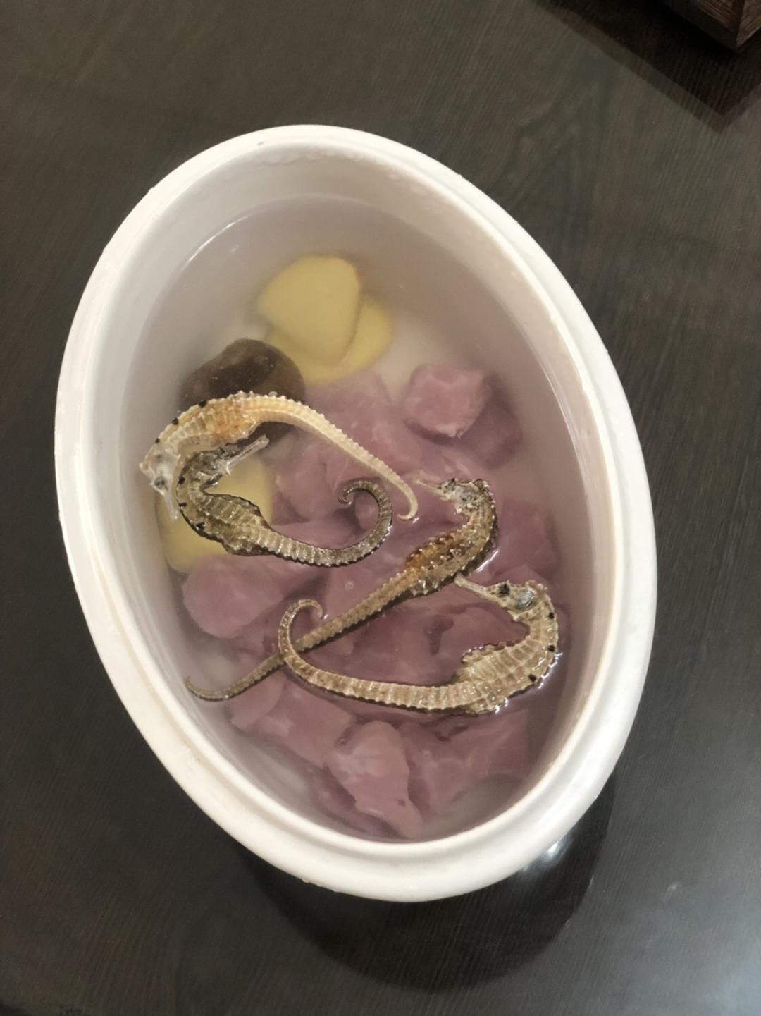 海马炖瘦肉汤（去结节）的做法 步骤3