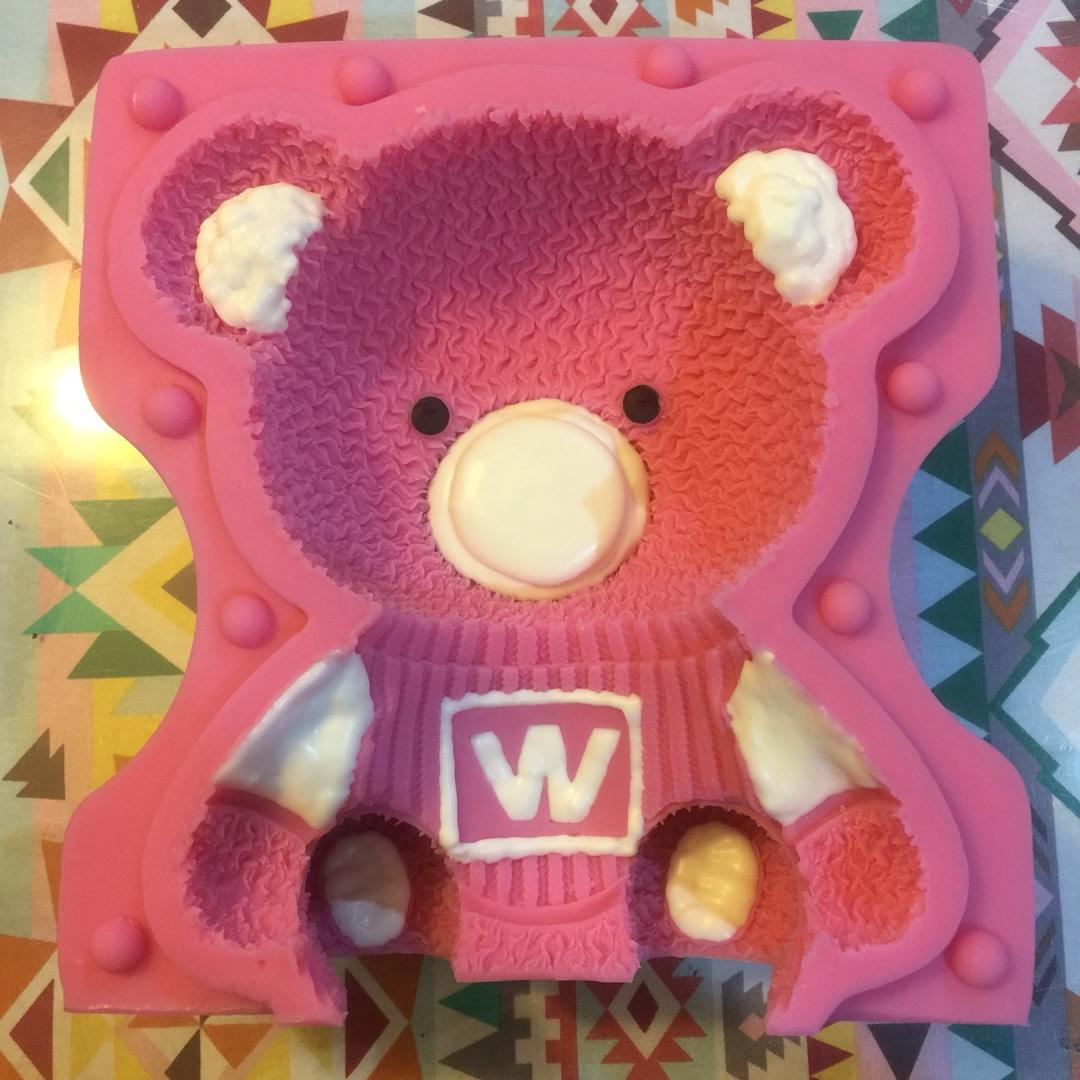 【安安4岁生日立体熊蛋糕的做法步骤图】麻麻猪-制作