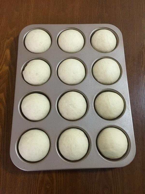 【超Q软蛋奶小面包的做法步骤图，怎么做好吃】周小邪-制作