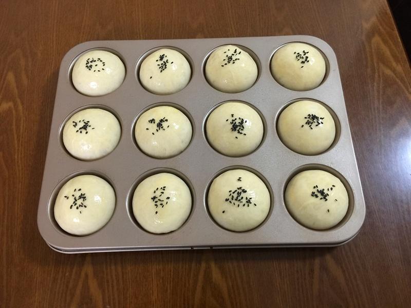 【超Q软蛋奶小面包的做法步骤图，怎么做好吃】周小邪-制作