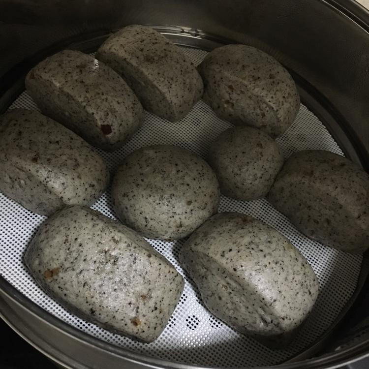 黑芝麻红枣馒头
