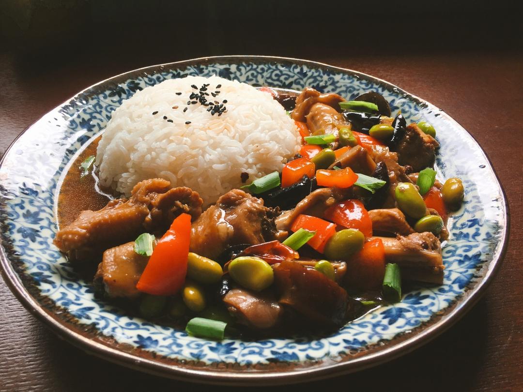 叶子踩踩做的毛豆烧鸡