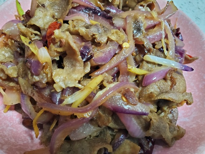 洋葱炒牛肉卷的做法