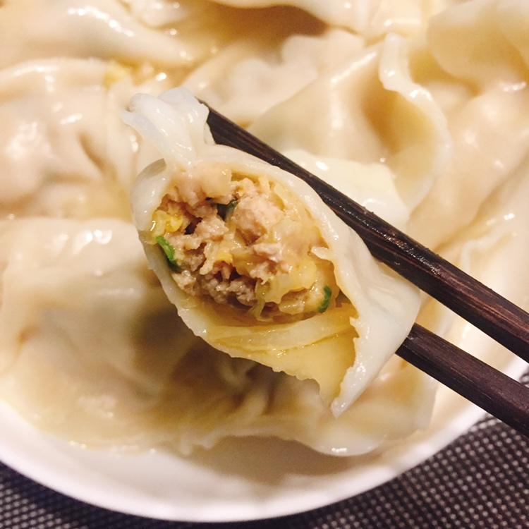 超快手的酸菜猪肉饺子