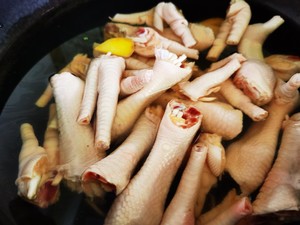 柠檬俏鸡爪的做法 步骤1