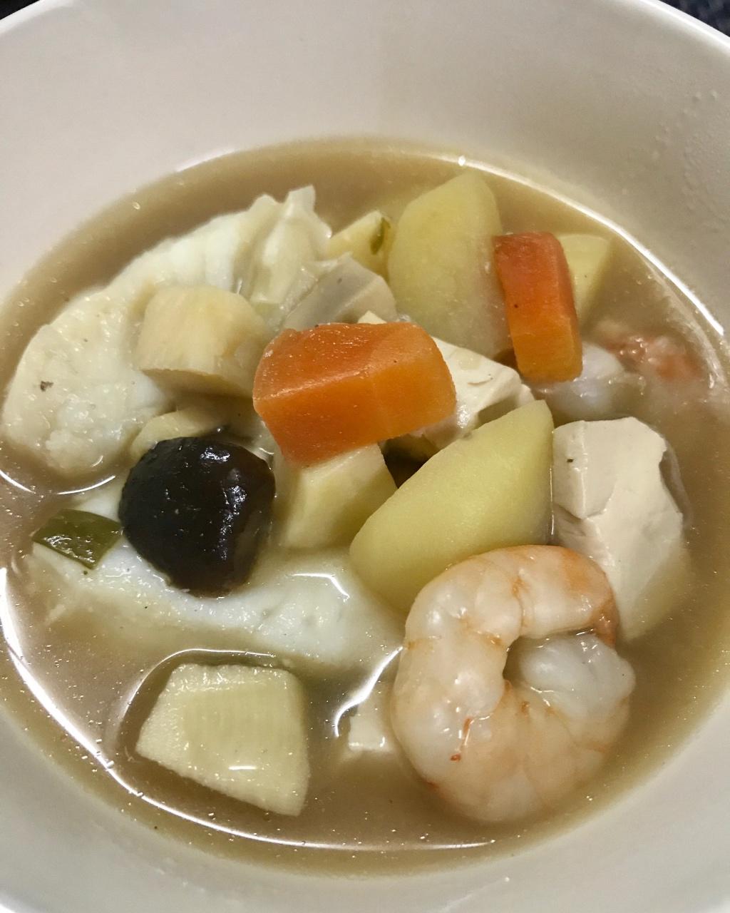 j-x-13做的什锦海鲜炖豆腐汤:你真的知道什么叫饿吗?