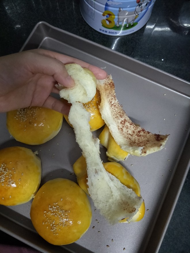 揉面不用厨师机不用粘手也能做出拉丝的红豆沙小面包的做法