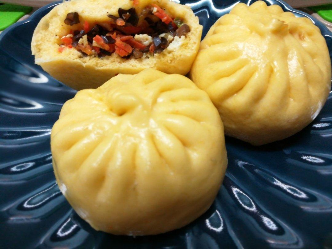 做过 胡萝卜木耳鸡蛋素包子 胡萝卜素包子,面皮是用南瓜