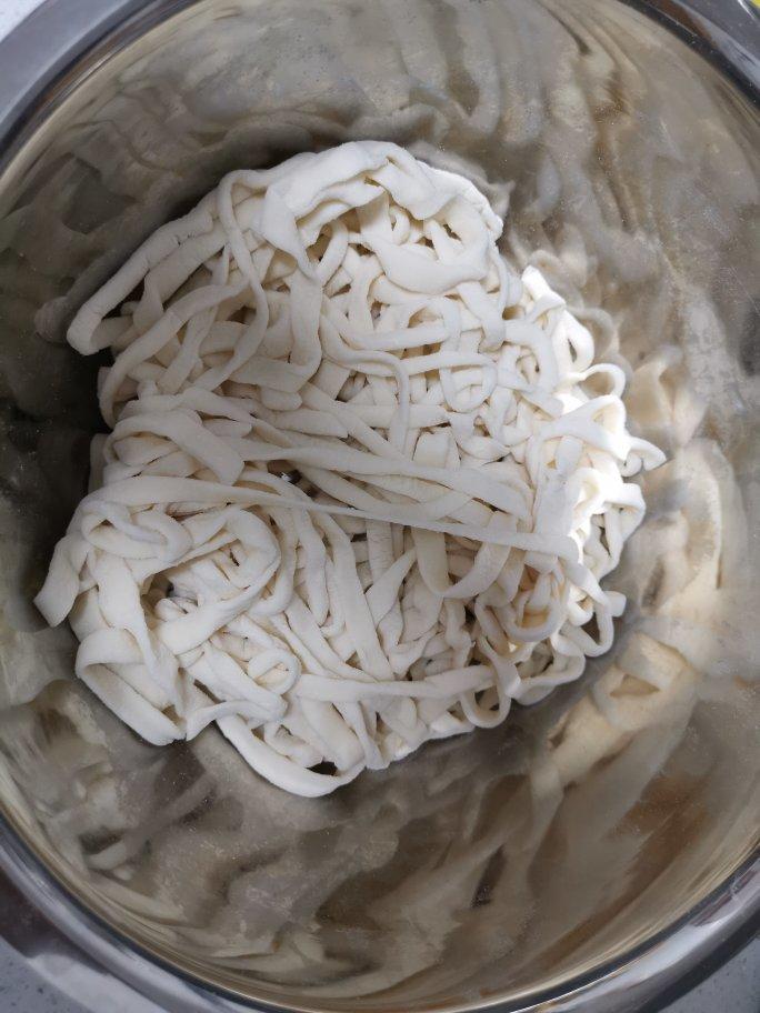 虾ren虾做的手擀面