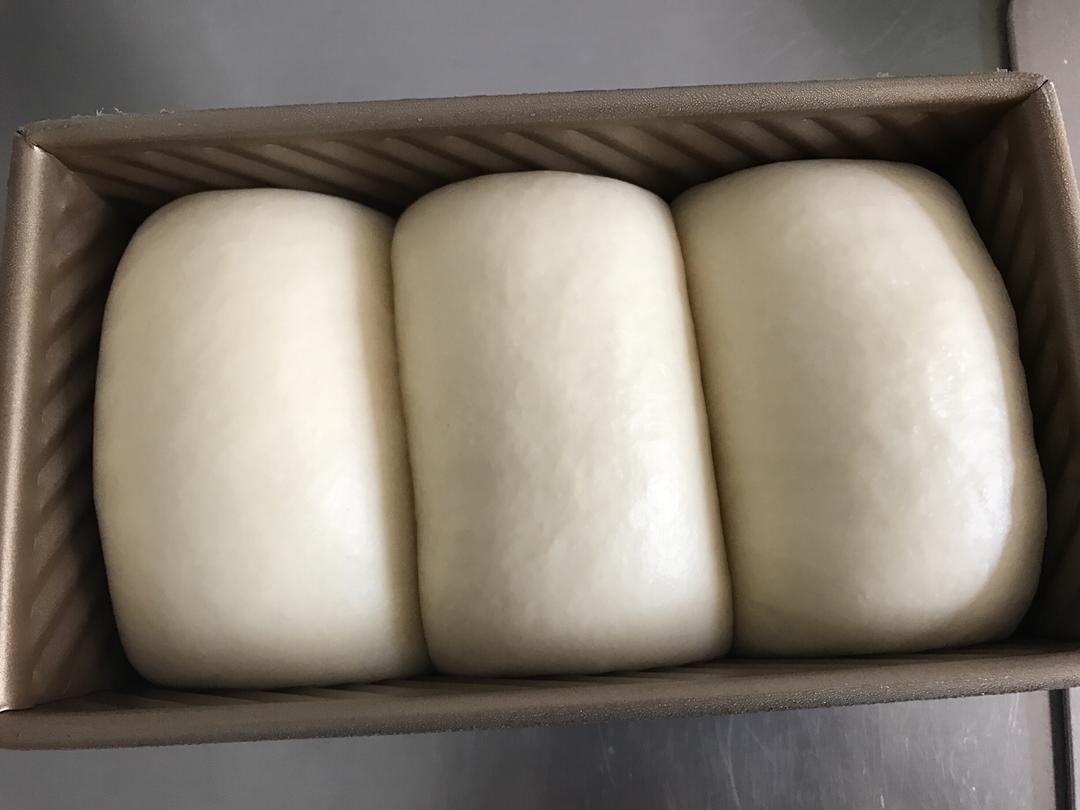 【烫种酸奶蛋白吐司的做法步骤图，怎么做好吃】leibaobao00-制作