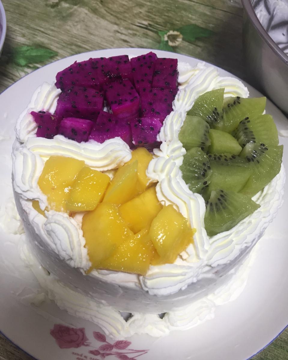 我要做蛋糕了做的6寸生日蛋糕