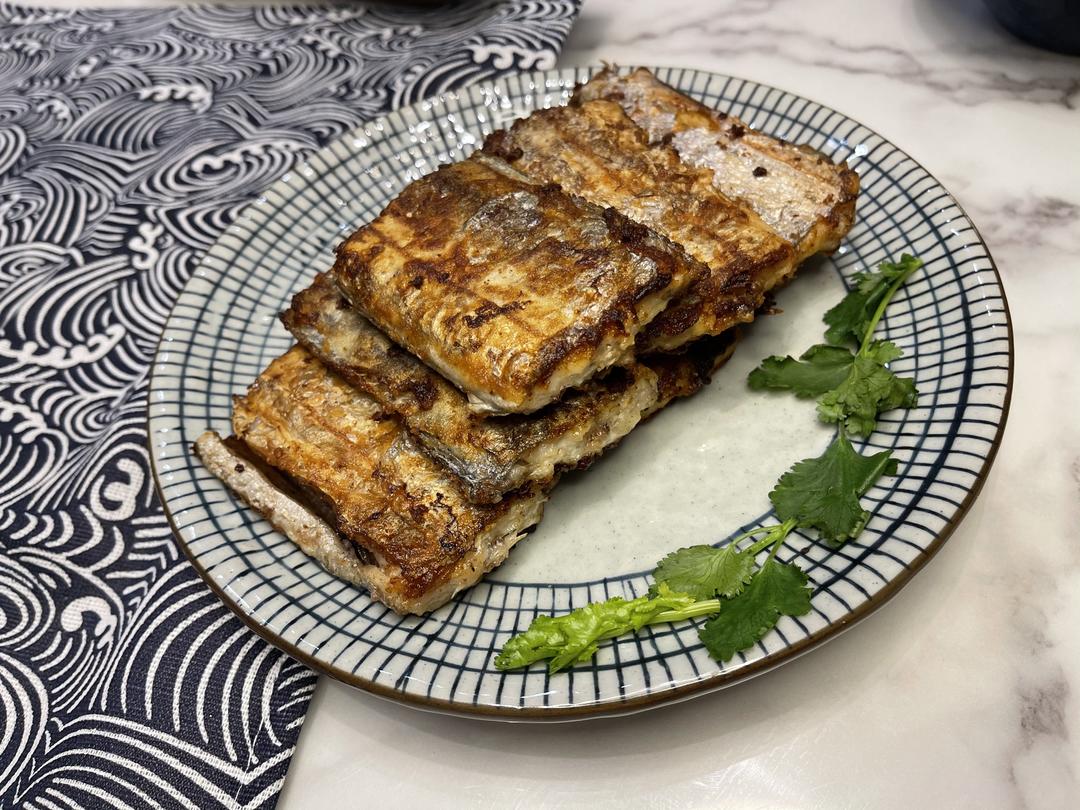香酥煎带鱼