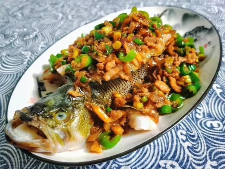 双椒卤子鱼