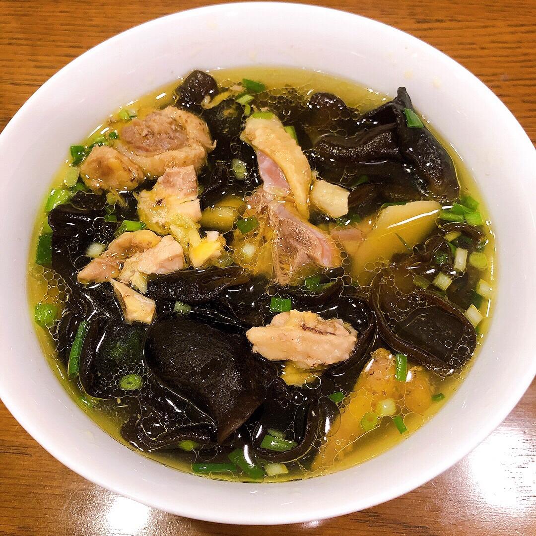 木耳炖鸡