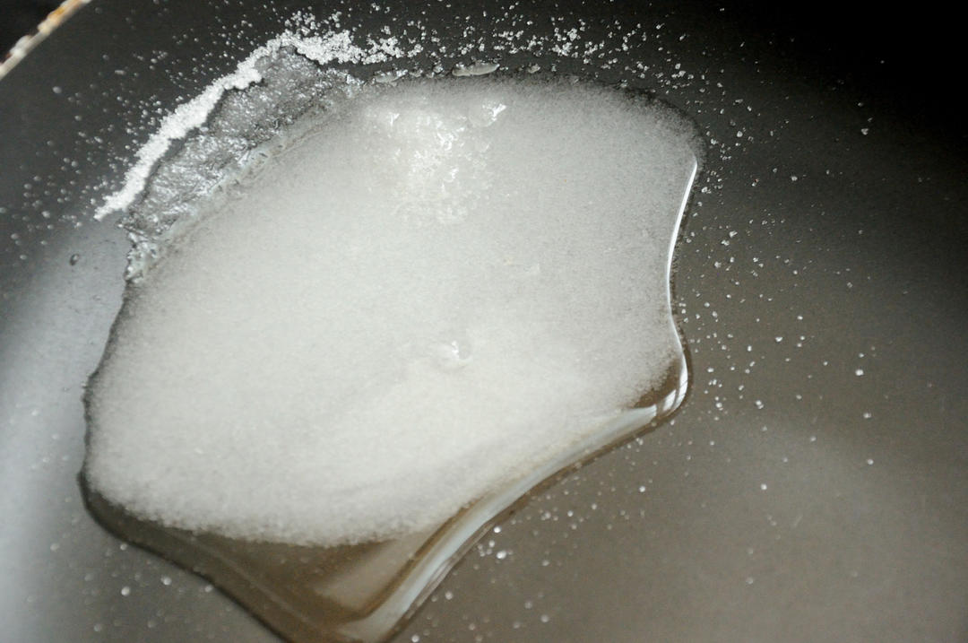 【拔丝苹果 百分百成功 附炒糖过程最详细图解 适合各种拔丝菜品的做法步骤图】千寻树-制作