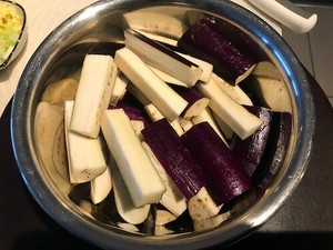 【温馨煮艺】肉末粉丝茄子煲的做法 步骤3