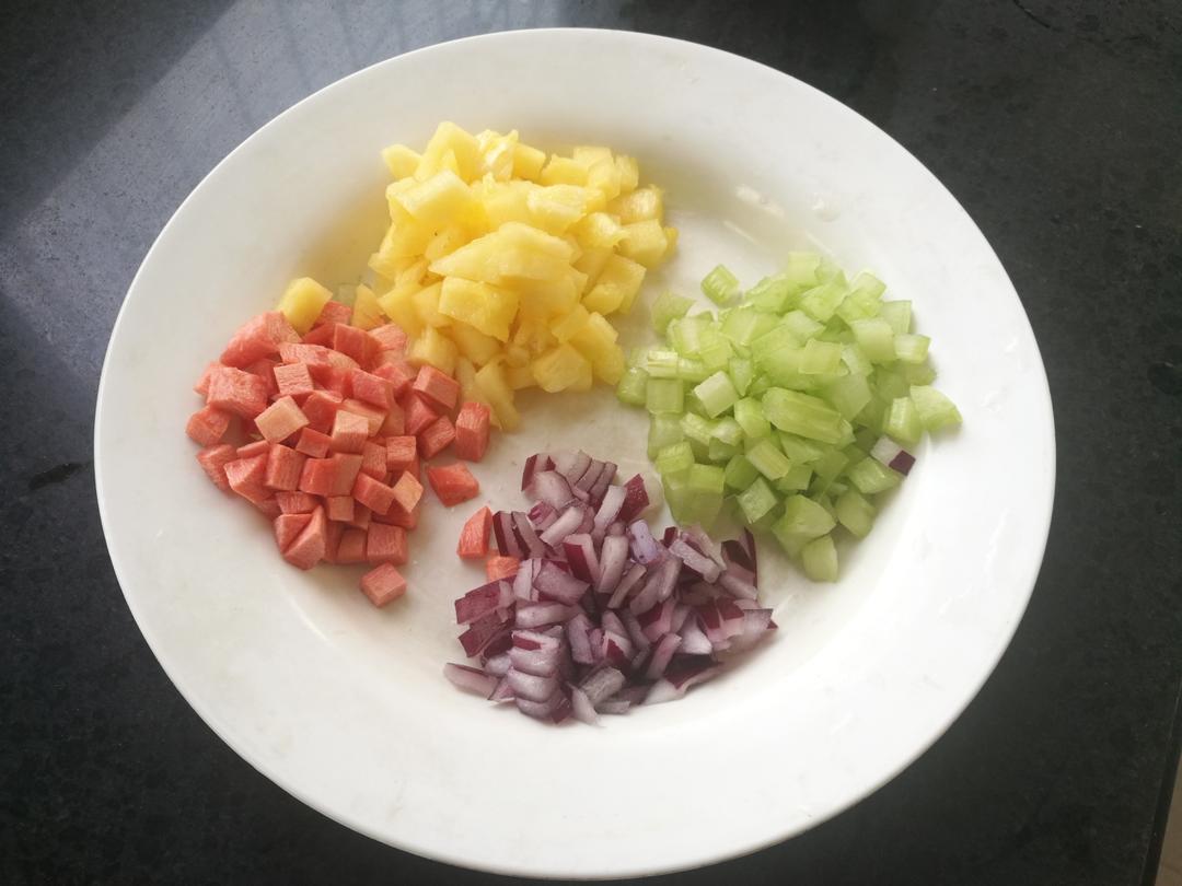 时蔬菠萝炒饭