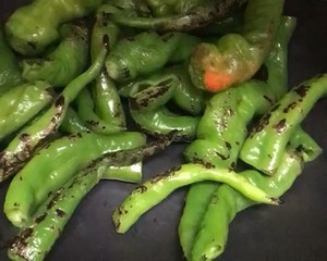 减脂期配菜虎皮辣子少油版给难以下咽的杂粮加一点颜色的做法 步骤7
