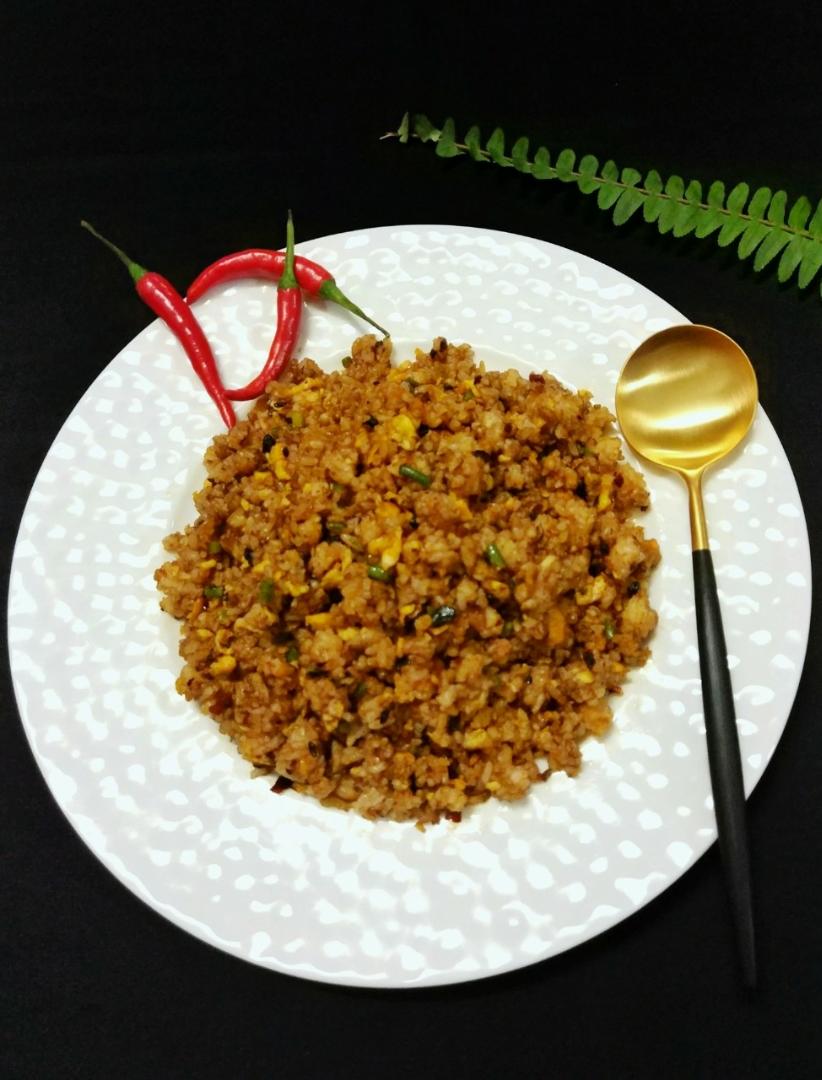 风和日丽y做的老干妈炒饭