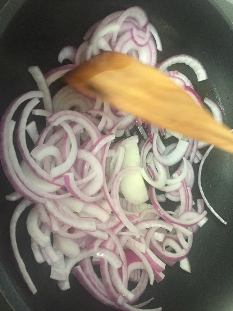 自制肥牛盖饭,快手复刻吉野家/食其家