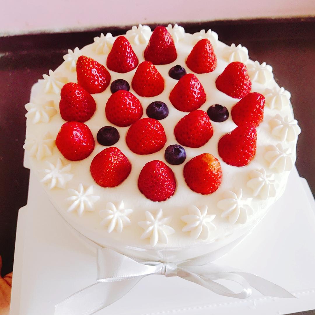 草莓奶油生日蛋糕(零基础版—新手一看就会)