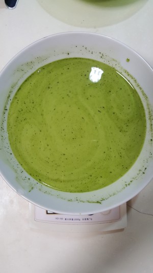 抹茶凉粉~夏天去火开胃好伴侣?高颜值、劲道爽滑制作超简单的做法 步骤2