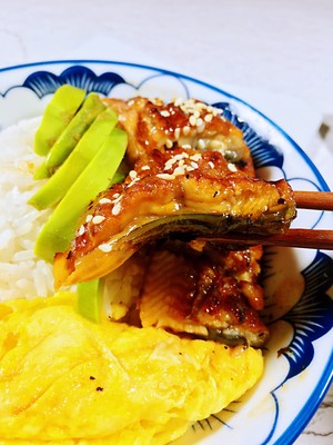 牛油果鳗鱼饭的做法 步骤11