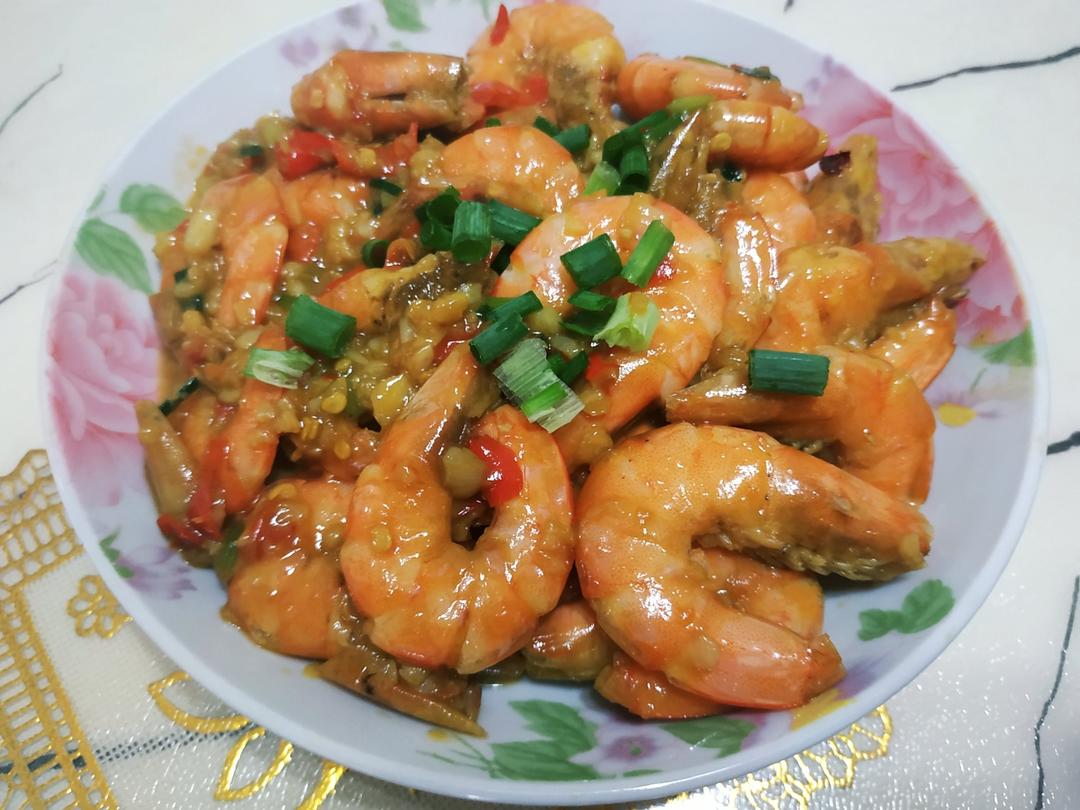 【蒜蓉香辣虾的做法步骤图,蒜蓉香辣虾怎么做好吃】在