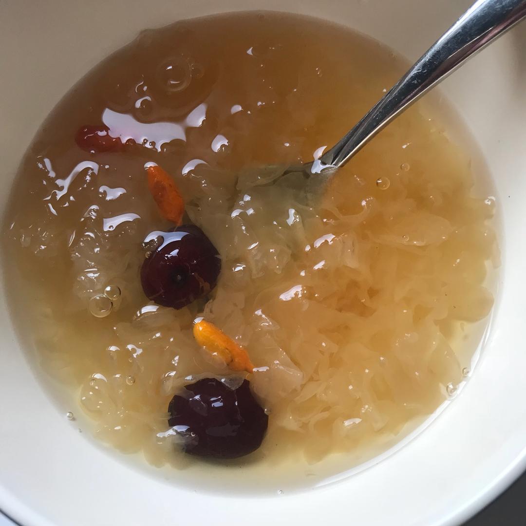 是我呀是我呀-做的银耳羹