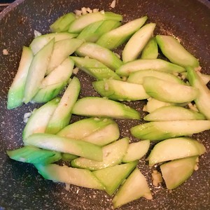 晶莹剔透的丝瓜炒虾仁鸡蛋的做法 步骤9